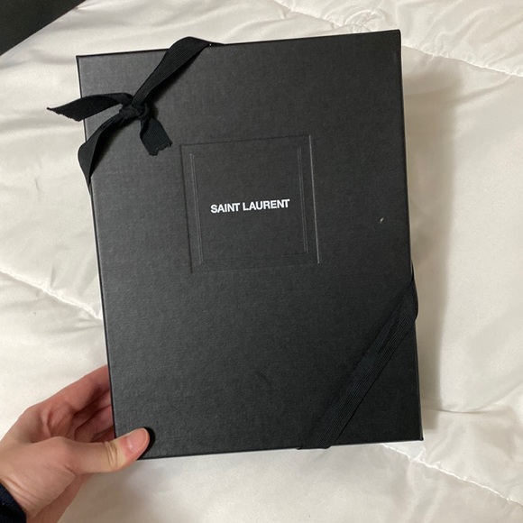 ❌Sold❌Saint Laurent Cassandre Matelasse Envelope LeatherWalletonChain NudePowder - Picture 13 of 16